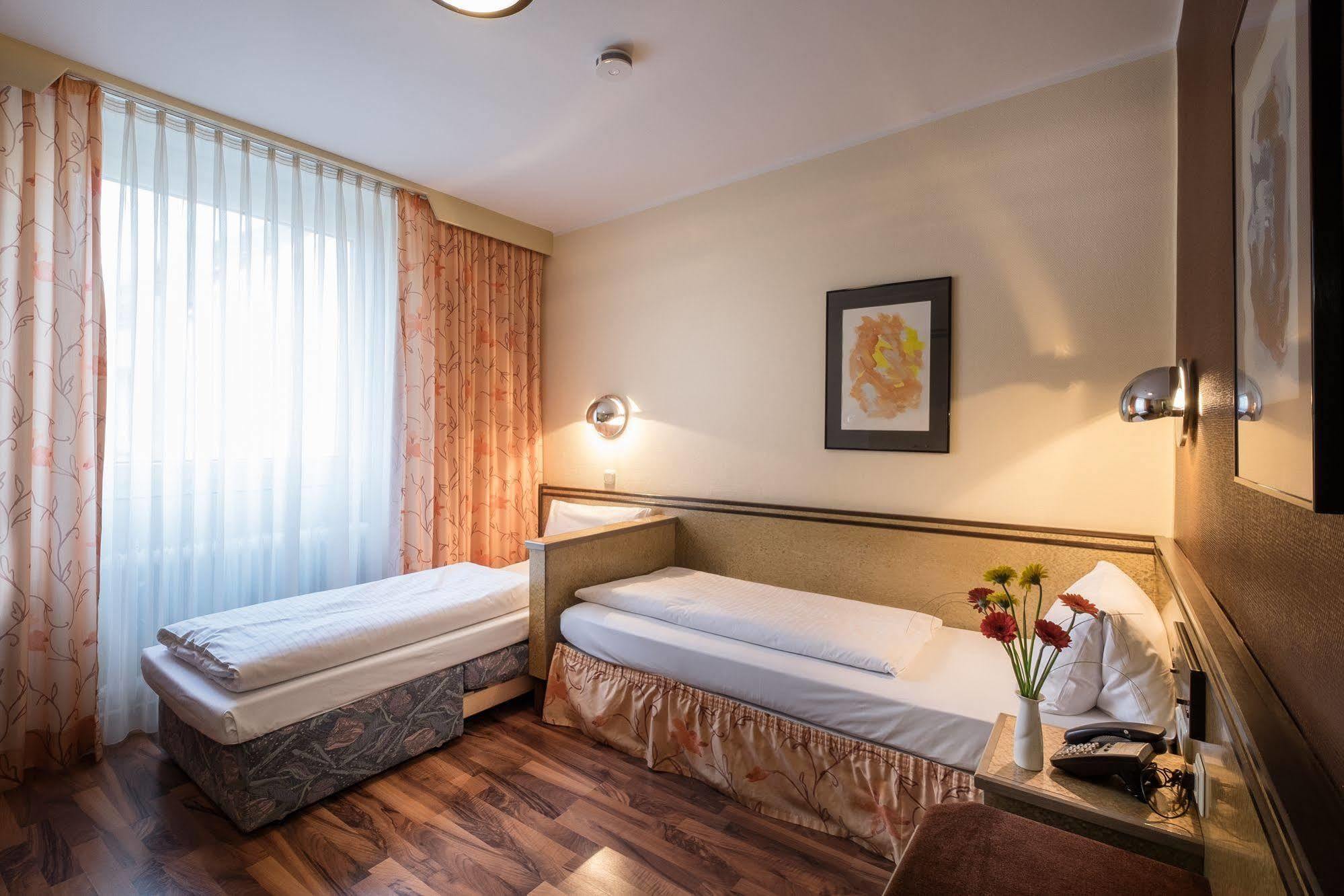 Imperial Hotel 3*